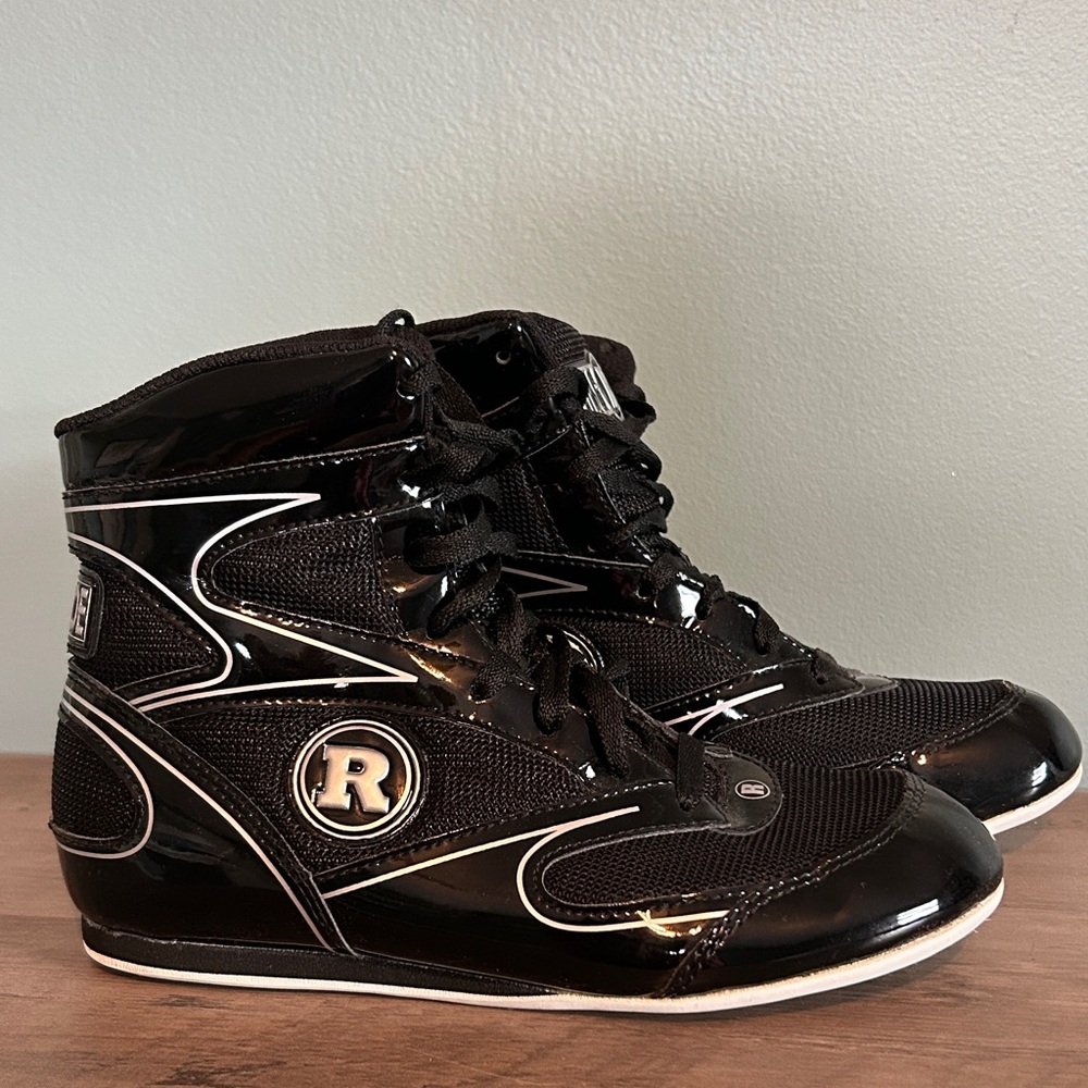 Unisex Boxing Shoes Wms size 7 Mns size 5